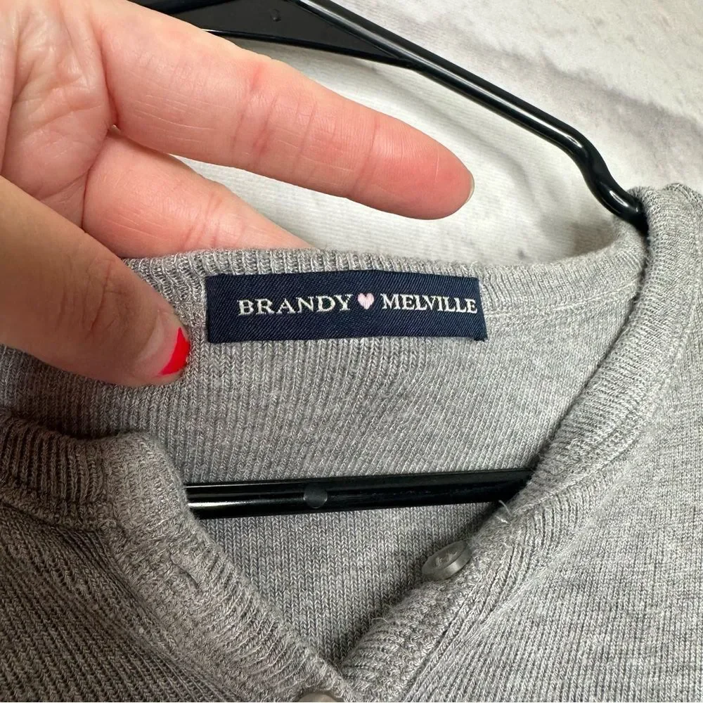 🔸BUNDLE ONLY🔸 |EUC| BRANDY MELVILLE Long Sleeve Quarter Button Henley - Picture 5 of 6